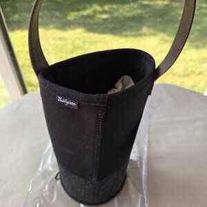 NWT Thirty-one felt wine/gift bag